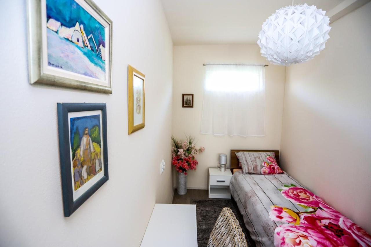 Apartman Veronika Ðakovo Bagian luar foto